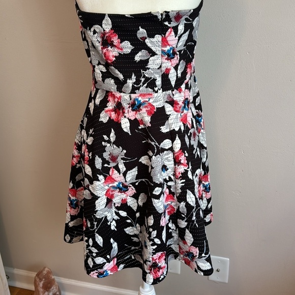 Express strapless short dress - Picture 6 of 6